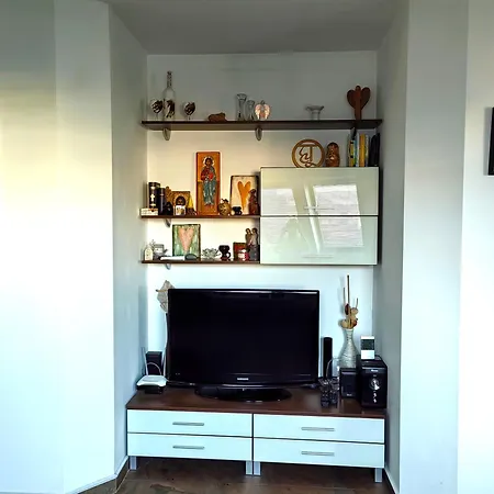 Hristy's 2 Bedroom Spacious Garage!!! * Sofia